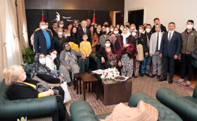 TBMM’ye Giden İzmirli Roman Kadınlardan CHP Genel Başkanına Ziyaret