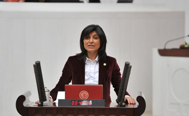 CHP'li Özdemir: "Mesleğe yeni başlayacak öğretmenlerimizin beklentilerine bir an önce cevap verilmesi çağrısında bulunuyorum"