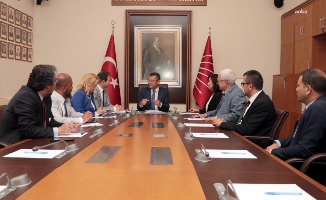 Özgür Özel'den 'basın ve sosyal medya düzenlemesine tepki: "Bu haliyle kanunlaştırılmaya çalışılırsa çok sert bir refleks göstereceğiz"