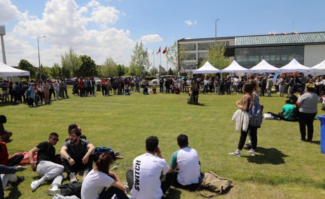 Valinin yasak kararına rağmen Eskişehir Teknik Üniversitesi Kültür Festivali yapıldı