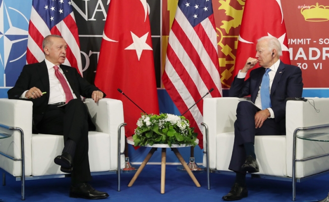 Erdoğan, ABD Başkanı Biden ile Madrid’de bir araya geldi