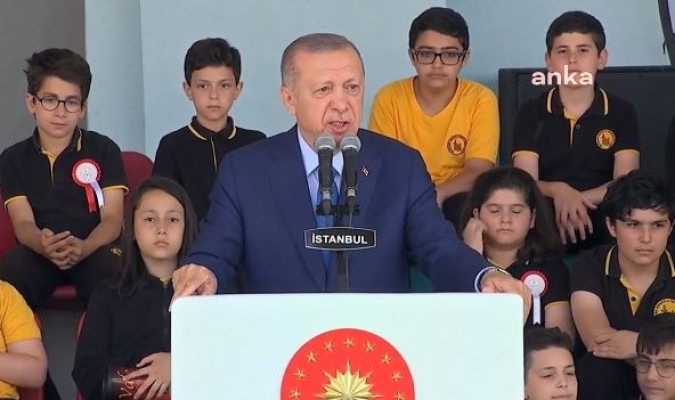 Erdoğan'dan karne alan öğrencilere: "Yeni şeyler öğrenmekten geri durmayın. Diyanet İşleri Başkanlığı'mızın sizlere yönelik pek çok çalışması var"