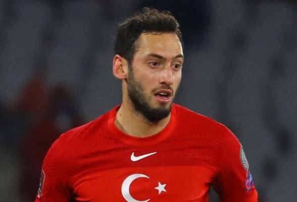 Hakan Çalhanoğlu'ndan Galatasaray'a yeşil ışık