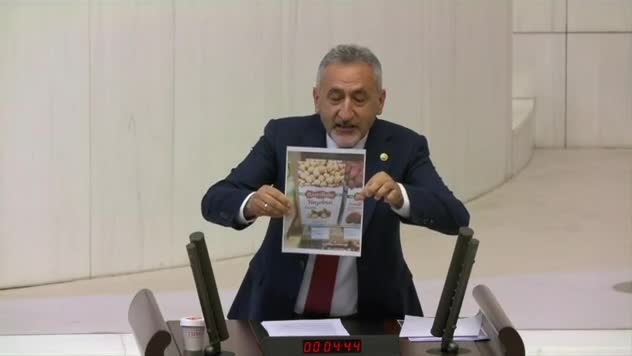 Mustafa Adıgüzel: "Toplum, Erdoğan'ın müjdelerinden korkuyor"