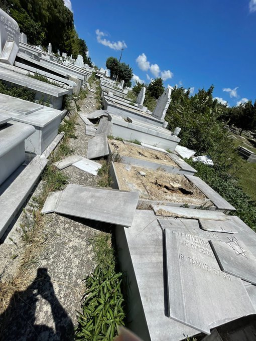 İstanbul’da Yahudi mezarlığına saldırı