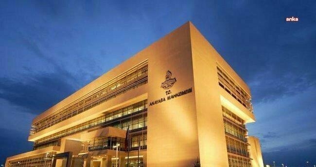 AYM, yöneticilerine "İnsan müsveddeleri dediği için kovulan işçinin ifade özgürlüğünün ihlal edildiğine hükmetti