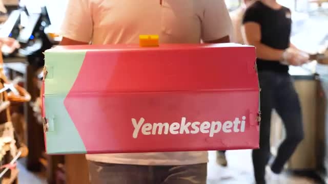 Yemeksepeti, drone ile ilk yemek teslimatını yaptı