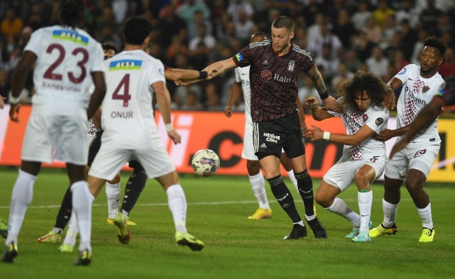 Beşiktaş son dakikada yıkıldı Beşiktaş son dakikada yıkıldı