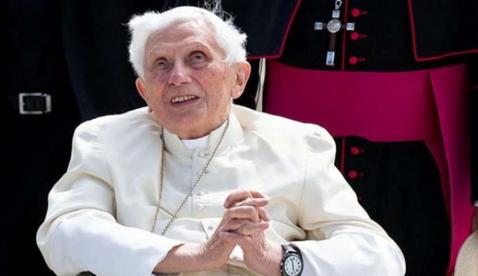 Eski Papa 16. Benedict, 95 yaşında hayatını kaybetti