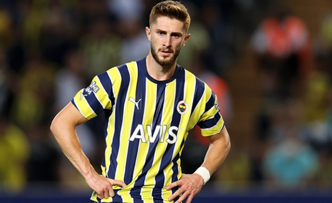 Fenerbahçe'de başarılı futboluyla dikkat çeken İsmail Yüksek'in sözleşmesi uzatıldı