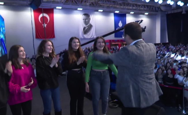 İmamoğlu’ndan; Huzur, adalet, daha iyi ekonomi, düşünce özgürlüğü, saygı ve liyakat isteyen gençlere: "Bunun için güçlü bir demokrasi ve cumhuriyete ihtiyaç var"