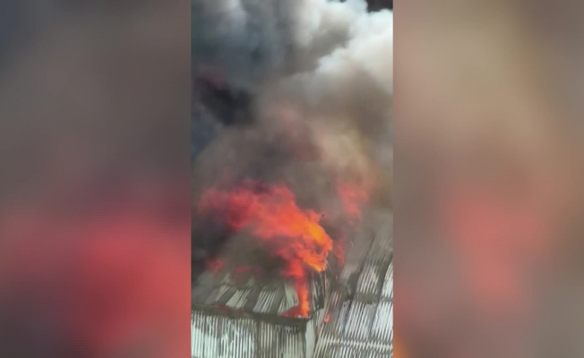 İstanbul'daki Metrocity AVM'de yangın çıktı
