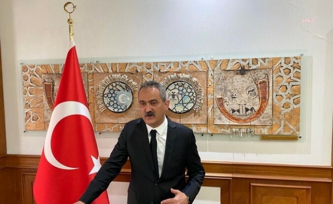 Milli Eğitim Bakanı Özer, depremden etkilenen 10 ilde eğitime ara verildiğini bildirdi Milli Eğitim Bakanı Özer, depremden etkilenen 10 ilde eğitime ara verildiğini bildirdi