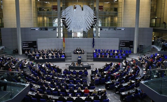 Almanya'da yeni nitelikli yabancı işçi yasası parlamentoda kabul edildi