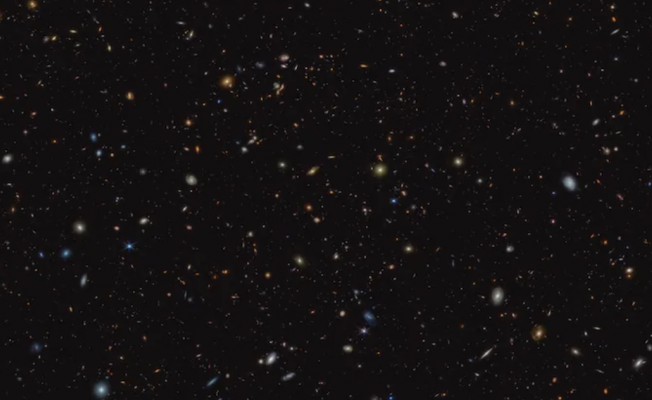 NASA: "Bu görüntüde 45 binden fazla galaksiye bakıyorsunuz"