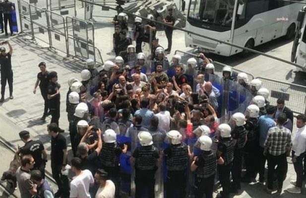 Cumartesi Anneleri'ne 957’nci haftada da polis müdahalesi: En az 47 kişi gözaltına alındı