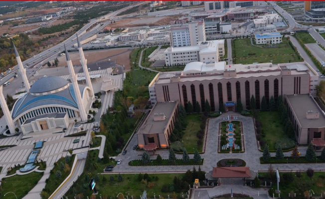 Diyanet'in cuma hutbesi: "İş yerlerimizdeki mesai saatlerini, okullarımızdaki ders programlarını Cuma namazının vaktine göre düzenleyelim"