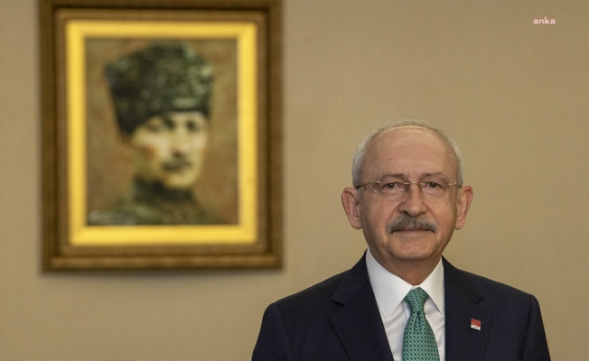 Kılıçdaroğlu: "Dinimizin güzelliklerinin vücut bulduğu, peygamberimizin doğduğu gün olan Mevlid Kandili’ni kutlar; huzur, barış ve güzelliklerle dolu yarınlar dilerim”