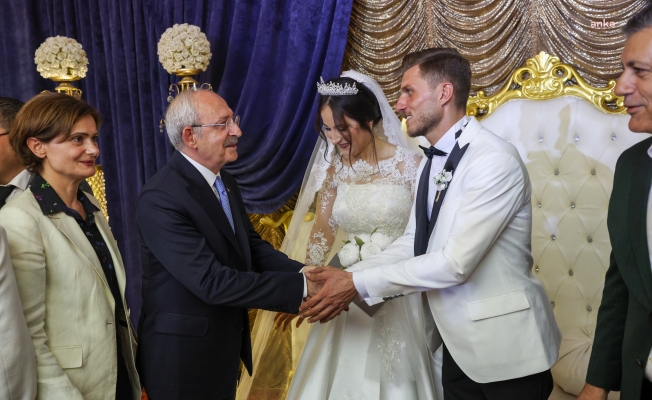 Kılıçdaroğlu, Fatma ve Mustafa çiftinin düğün törenine katıldı