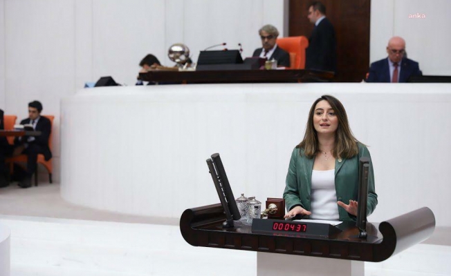 Aysu Bankoğlu: "Bir kısım emekliye verilecek olan 5 bin lira tutarındaki bu komik ikramiye, AKP’nin emekliye 100. yıl kazığıdır”