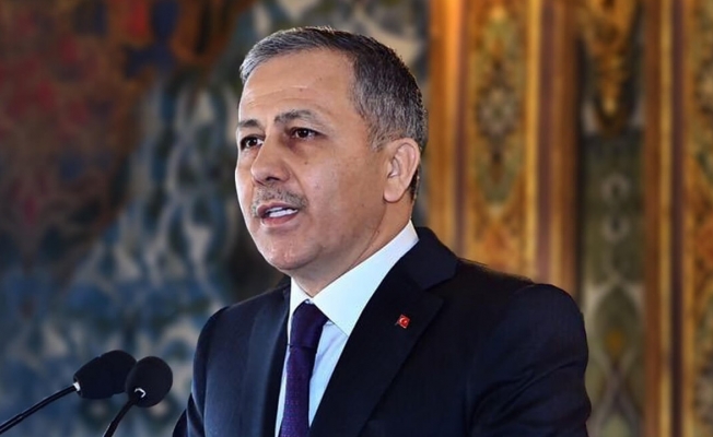 Bakan Yerlikaya, 6 ilde nitelikli dolandırıcılık suçlarına yönelik düzenlenen operasyonda 62 kişinin gözaltına alındığını açıkladı