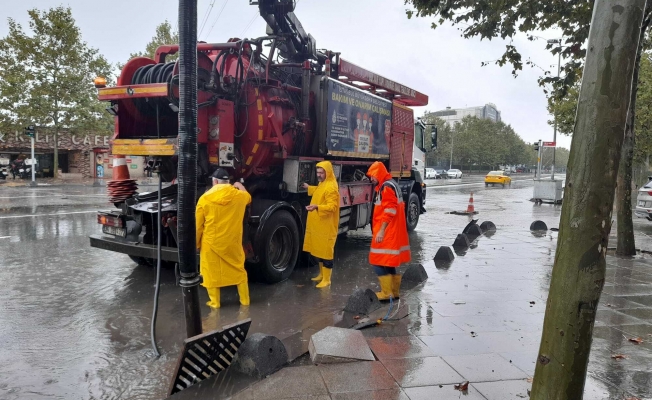 İBB ekipleri 4 günde 3 binin üzerinde ihbara müdahale etti