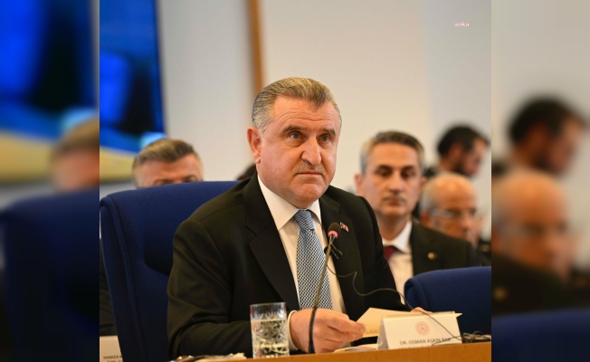 Gençlik ve Spor Bakanı Bak: "Bize gelen şikayetleri değerlendiriyoruz. Biz öğrencilerin yanındayız, işletmecilerin değil"