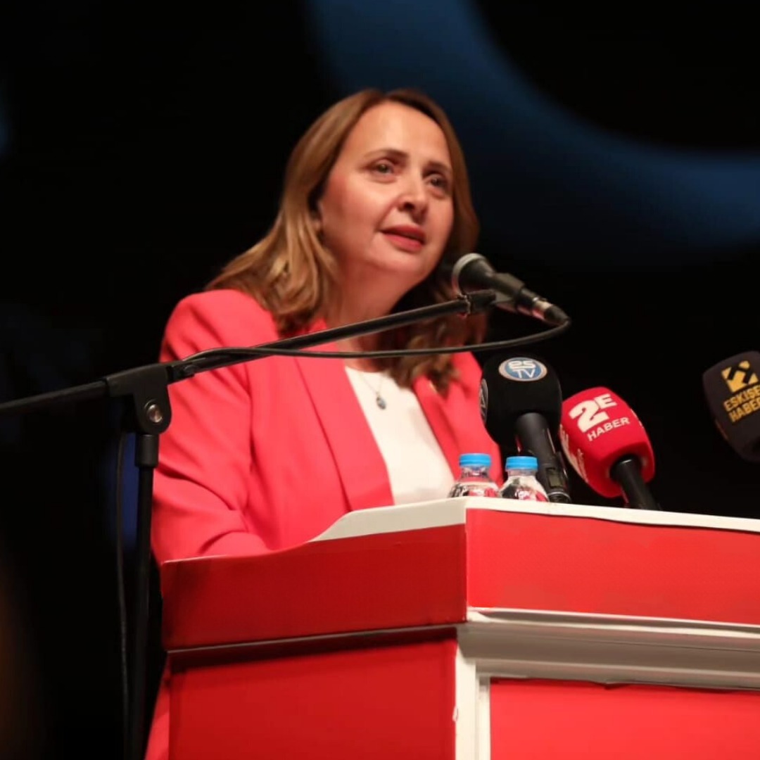 CHP’li Dinçer: “Seçme ve seçilme hakkının tanınmasıyla kadının önündeki köhnemiş duvarlar yıkılmış, zincirler kırılmıştır”