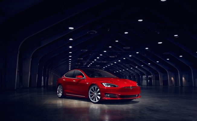 Tesla, Çin'deki 1,6 milyon aracını geri çağırdı