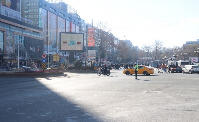 Bir partinin reklamından, siyasi rant elde etmek en hafif deyimiyle ahlaki, insani değildir.