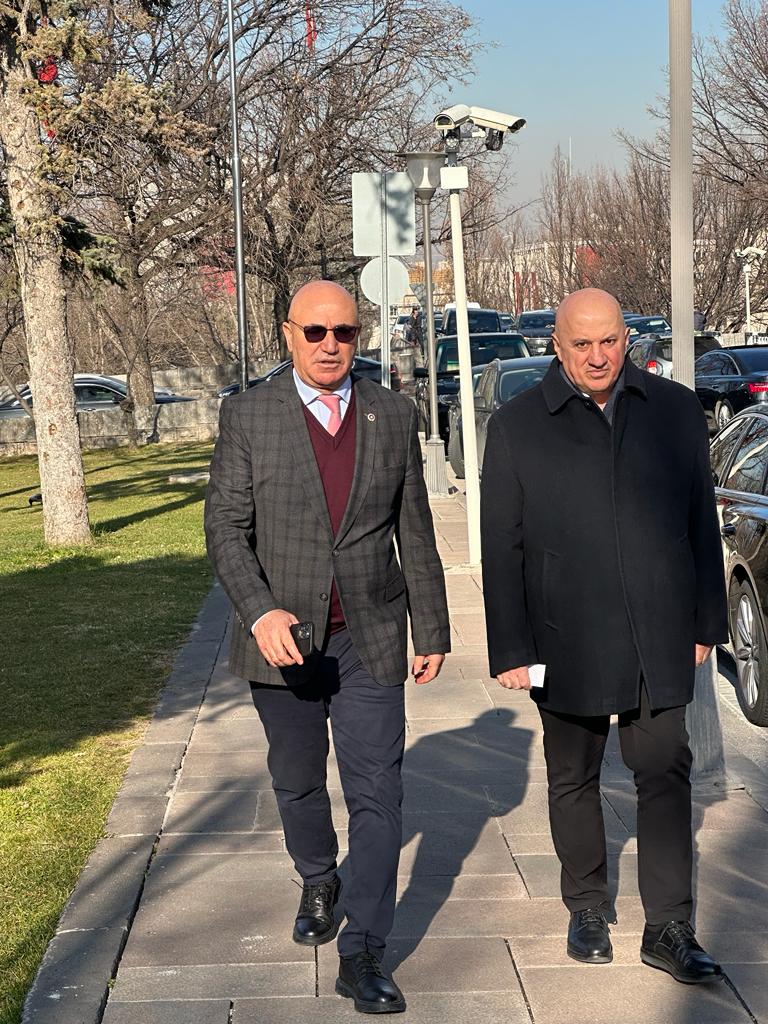 CHP’li Vekiller  Can Atalay’ı Ziyaret Etti