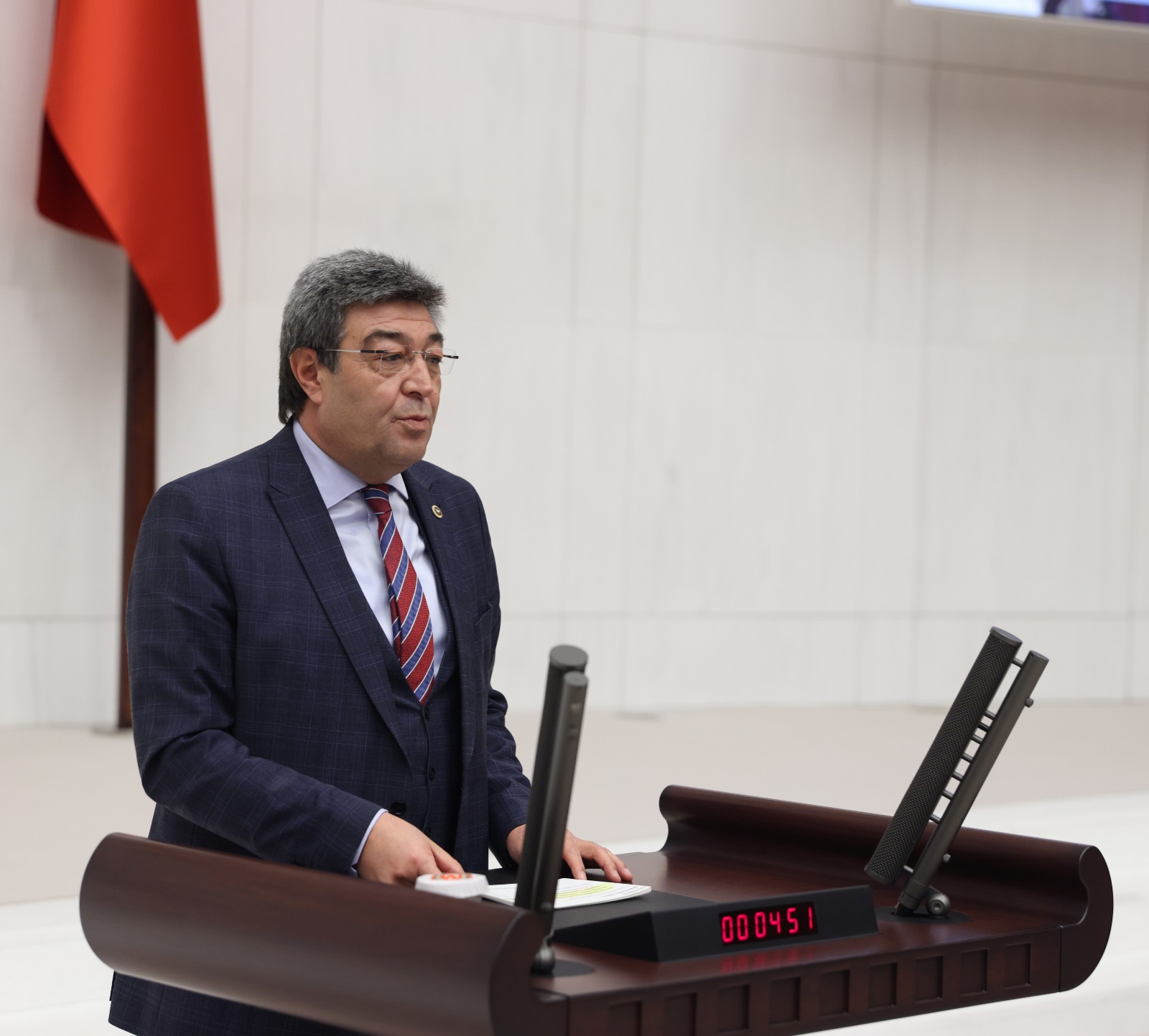 Dursun Ataş: Meclis’te vatandaşların sesi olmaya devam ediyor.
