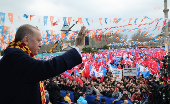 Erdoğan: Depreme ayrılan kaynakların ve enflasyonun bütçe üzerindeki yükü hafifledikçe refah seviyesini eskisinin üzerine çıkartacağız