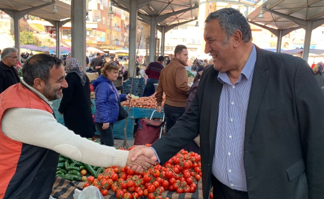 Gürer, “Ünlü Bor Pazarındaydı: Pazarcı: "Bir Avuç Mercimek Alıyorlar, İçim Acıyor."