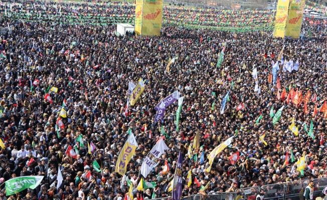 İstanbul Valiliği: Nevruz kutlaması sırasında Öcalan posteri açan 3 kişi dahil 70 kişinin gözaltına alındı