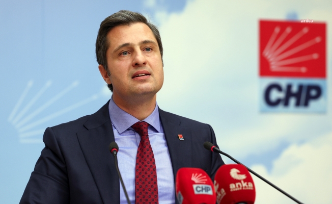 Deniz Yücel: Emeklileri 10 bin liralık maaşlarıyla baş başa bıraktılar