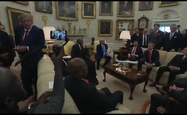 Donald Trump, Katar uçağı sorusunu soran NBC muhabirini salondan kovdu