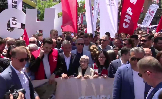 Özgür Özel: “Atatürk Cumhuriyet’i gençlere emanet etti, gençler de bu emanete çok güçlü şekilde sahip çıkıyor”