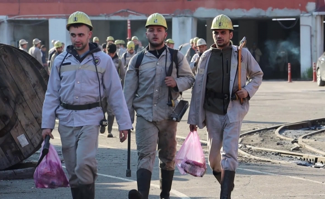 Zonguldak'taki grizu faciasının 15. yılında hayatını kaybeden madenciler anıldı