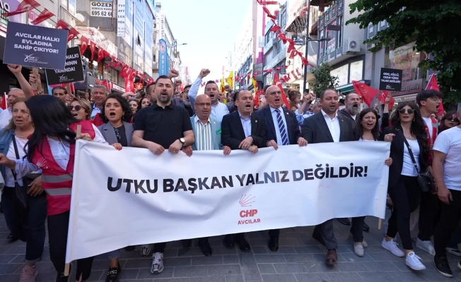 Avcılar'da yurttaşlar gözaltındaki başkanları için yürüdü