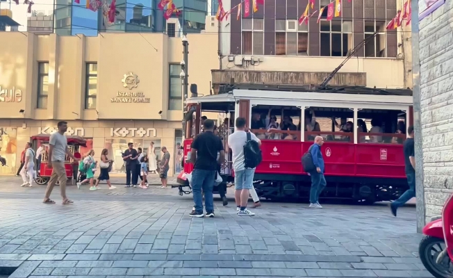 97 Yıllık nostaljik tramvay yenilendi