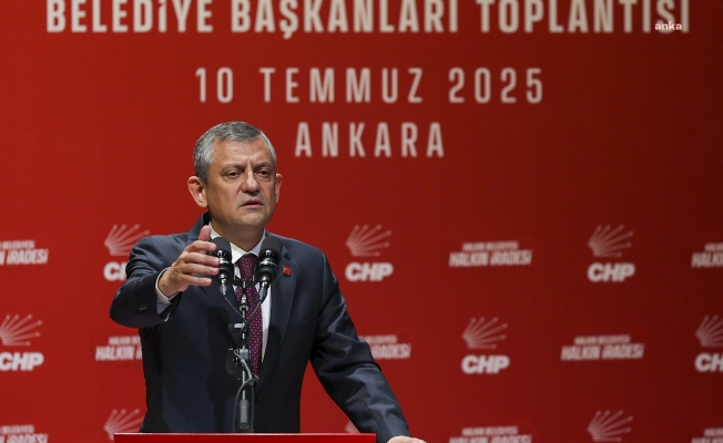 CHP'li belediye başkanları parti genel merkezinde bir araya geldi... "Birlik ve beraberlik içinde mücadeleyi kararlılıkla sürdüreceğiz"