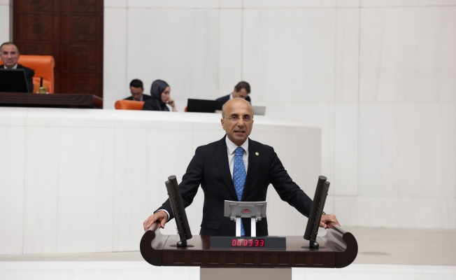 CHP’li Aşkın Genç’ten torba kanun tepkisi: “15 Temmuz sonrası yaşanan yapısal tahribatlardan ders çıkarılacağına, bugün yeni bir siyasi kadrolaşma sürecine zemin hazırlanıyor”