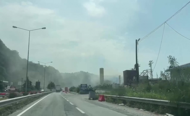 Hopa’da vatandaşlardan toz bulutu ve koku nedeniyle asfalt plentine tepki