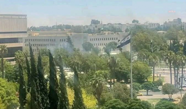 İsrail, Şam’daki Genelkurmay Karargahını vurdu