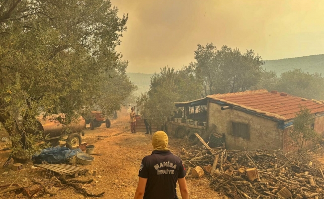 Saruhanlı ve Gebze'deki yangınlar büyük ölçüde kontrol altına alındı, Şarköy ve Ayvacık'taki yangınlara müdahale sürüyor Saruhanlı ve Gebze'deki yangınlar büyük ölçüde kontrol altına alındı, Şarköy ve Ayvacık'taki yangınlara müdahale sürüyor