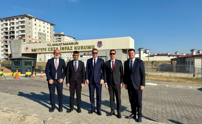 TBB heyeti, savunma hakkı için avukatı tutuklu bulunan İmamoğlu'nun karar duruşmasına katıldı