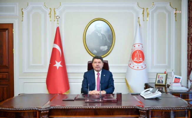 Bakan Tunç: "Yarın bir şey açıklıyoruz' dedikleri, bir avukatın kendi müvekkiliyle yaptığı görüşmeyi sanki yargıya mal edip böyle bir manipülasyona girişmek doğru değil"