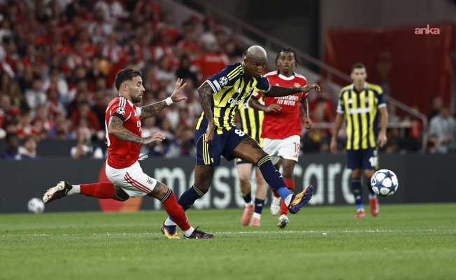 Benfica'ya 1-0 mağlup olan Fenerbahçe, yoluna Avrupa Ligi'nde devam edecek