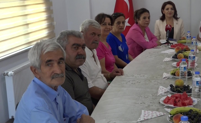 CHP milletvekilleri ve PM üyeleri sahada… Malatya'da konuşan Gülcan Kış: "İki maaşlı aile kirasını bile ödeyemiyor"